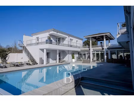 maison de luxe à vendre dans le quartier toctoucau