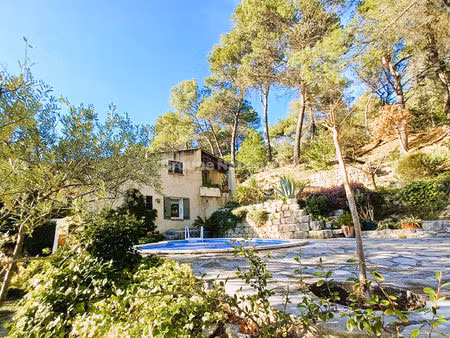 villa atypique avec piscine