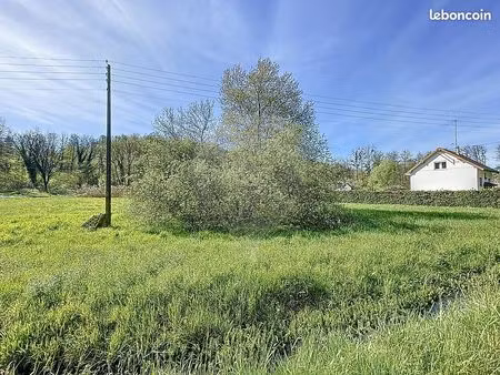 terrain 1 375 m² etouvans