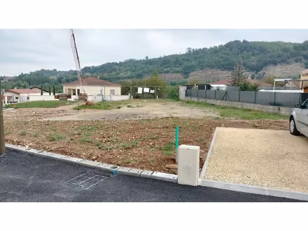 terrain à batir dans lotissement à eymeux de 594 m2 libre de