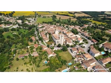 vend terrain à batir au coeur du village médiéval de la romieu