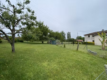 terrain a bâtir pour garage ou chalet à usage d'habitation