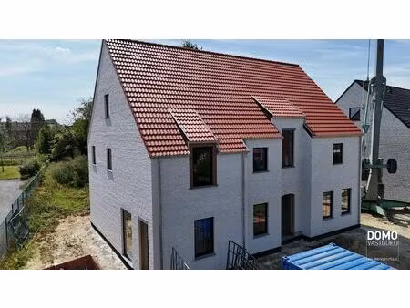 energiezuinige halfopenbebouwing met 3 slaapkamers te kermt