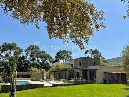 maison de prestige de 380 m2 en location saint-florent  france