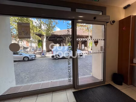 local commercial grenade 125 m2