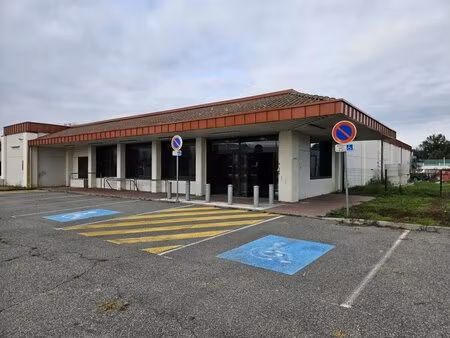 local commercial 1040 m²