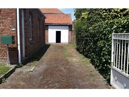 location stationnement  160 m² t- à estaires  580 €