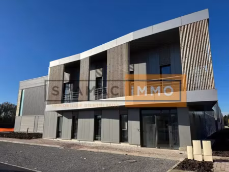 local d'activités de 914m²