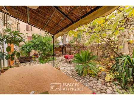 la maison de village et son joli jardin au pays des lavandes