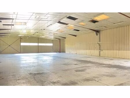 location local d'activités valenton 1 680 m²