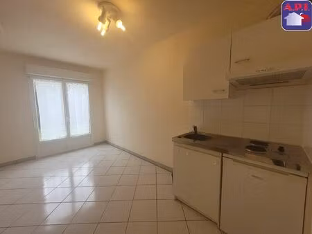 location appartement 2 pièces 27 m² à foix (09000)