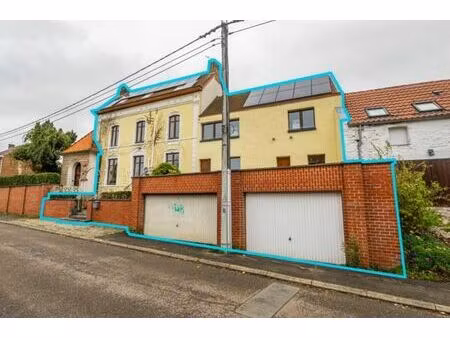 maison lumineuse 2 ch et bureau avec 2 garages  jardin