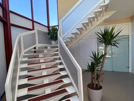 location meublée locaux professionnels 1 pièce 9 m² à angers (49000)  220 €