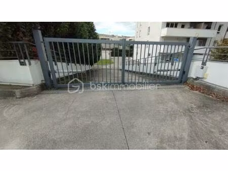 parking à saint-martin-le-vinoux