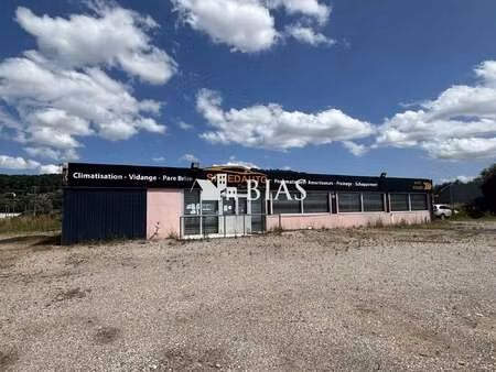 vente bureaux et commerces à brionne (27800) : à vendre / 403m² brionne