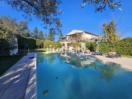 maison 11 pièces - 209 m²