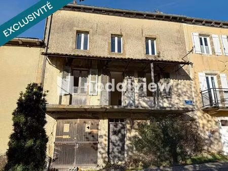 maison de village à rénover d'environ 130 m² avec en plus 65 m² de combles aménageables.