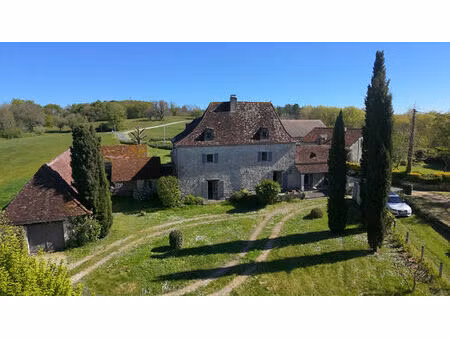 dordogne - proche de thenon - belle perigourdine avec 4 chambres et des vues sur la campag