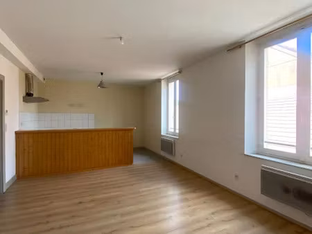 vente appartement 3 pièces 77.12 m² à champagnole (39300)  86 000 €