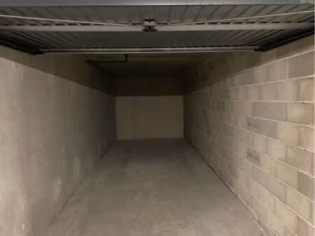 box 2 places en enfilade chanzy sécurisé