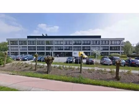 bureau rénové sur prins boudewijnlaan