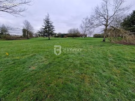 terrain 1623 m² cast
