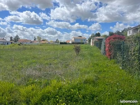 terrain 4 450 m² plassac