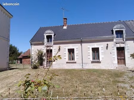 ancienne fermette de bourg en berry