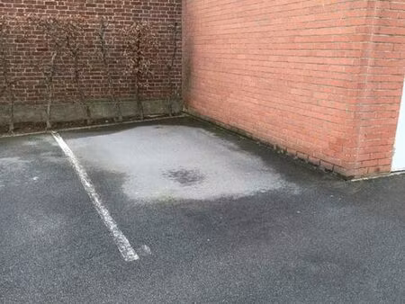 place de parking à loos