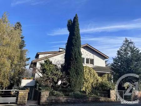 villa 10 pièces 278 m²