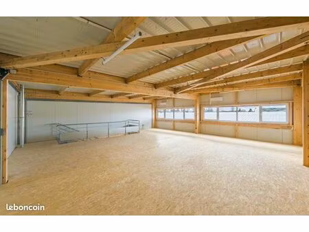 local d'activité 192 m²