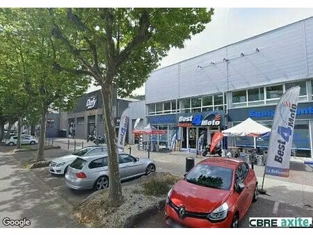 vente commerce fontaine 1 000 m²