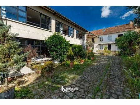 maison de ville 14 pièces 473m2 avec dépendances et places de stationnement