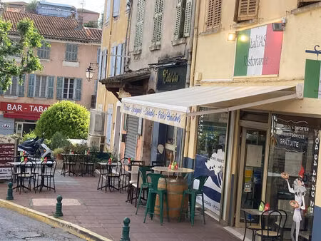 vente divers 80 m² pierrefeu-du-var (83390)