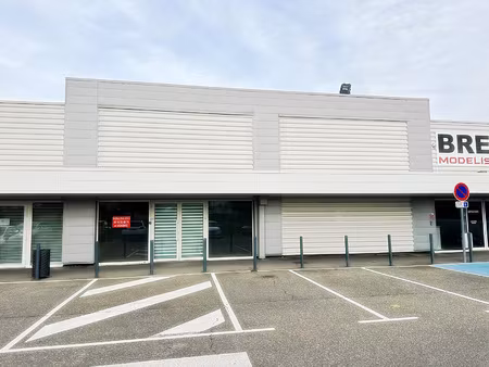 local commercial sur la zone de peipin (sisteron)