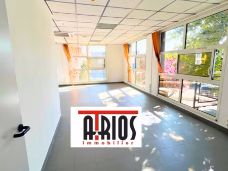 location local commercial 403m2 la valette-du-var 83160 - 5620 € - surface privée