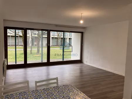 a maiche - studio au rez-de-jardin