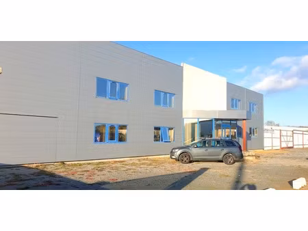 vente locaux professionnels 2345 m² à montluçon (03100)  460 000 €