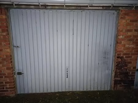 garages pour stockage avec accès sécurisé