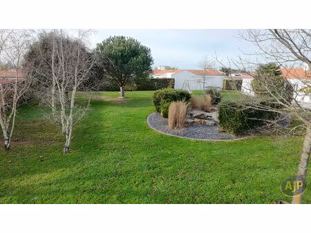 terrain challans 834 m2