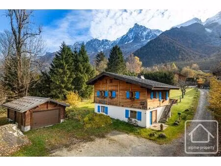 chalet de 7 chambres et 4 salles de bains avec terrain et garage double  à 1 heure de genè