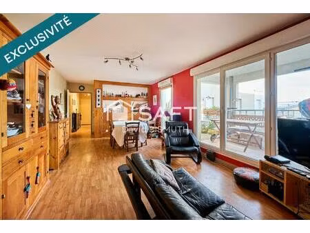 appartement 4 pièces 3 chambres de 80 m2 avec terrasse de 13 m2 un balcon de 8 m2 et place