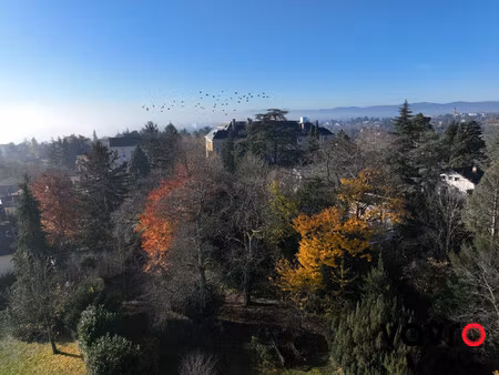 beau terrain plat - coeur de saint cyr - centre village