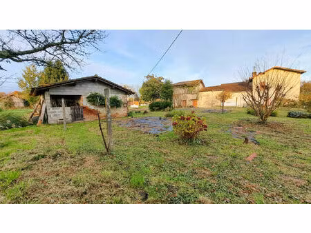 ancien corps de ferme à proximité de villeneuve-de-marsan