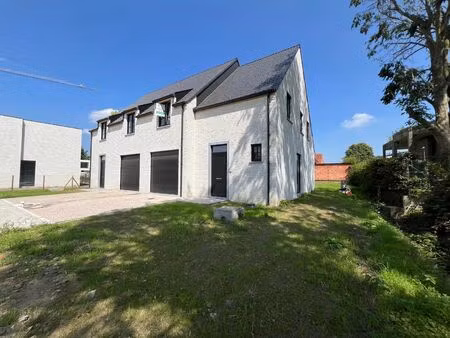 landelijke woning met 5 slaapkamers op prachtlocatie