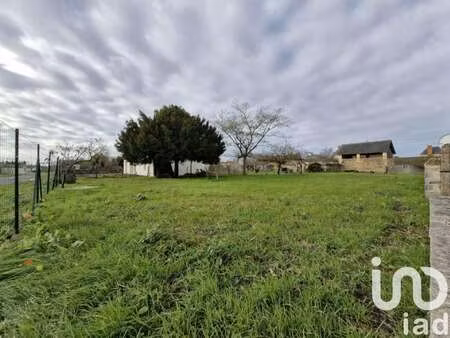 vente terrain à saint-martin-de-sanzay (79290) : à vendre / 883m² saint-martin-de-sanzay