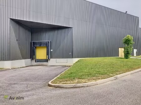 location local commercial