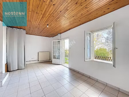 a vendre maison de village de 87m² habitables   deux chambres  jardin sur la commune de la