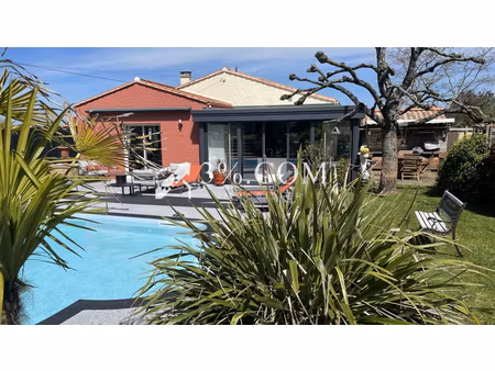 chantonnay  dans un cadre idyllique villa avec rez de jardin  4 chambres  piscine sur une 