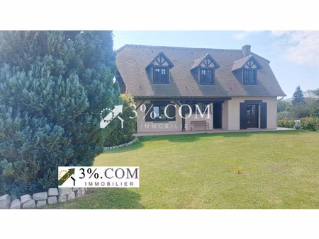 pavillon avec jolie vue dégagée. 126 m² hab - 3 ch -terrain 1600 m²